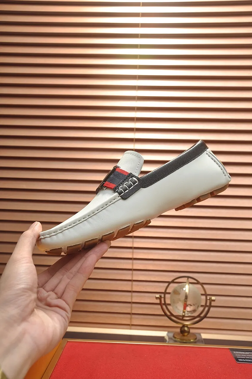 Men's men's shoes 💰420💶 [LV Doudou shoes] (water-dyed cowhide lining) new model is on the market, available on the official website. The new Doudou shoes are processed into single-color materials, and the uppers are made of imported cowhide material. The body of the shoe is fully hemmed with mark thread, and is lined with imported original cowhide leather. The elegant shoe shape is super suitable for all-matching, and the size is 38-44.